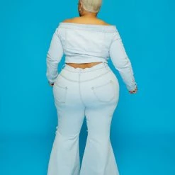 Curvaceous Boutique NEW Light Blue Retro Distressed Jeans