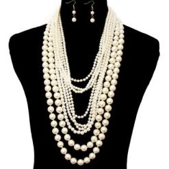 Curvaceous Boutique Chunky Pearl Necklace Set