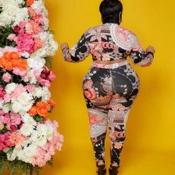 Curvaceous Boutique Black In Paisley Set