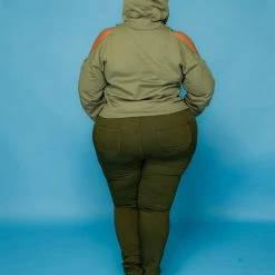 Curvaceous Boutique NEW Green Queen Of Curves Sweatshirt