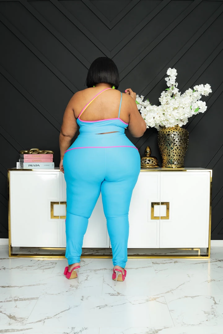 Curvaceous Boutique NEW Turquoise Piped In Color Set 4 Curvaceous Boutique NEW Turquoise Piped In Color Set