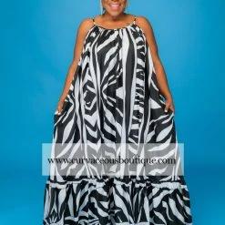 Curvaceous Boutique White Abstract Pocket Dress