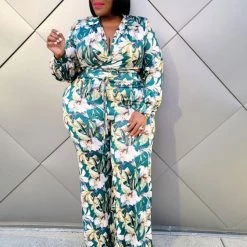 Curvaceous Boutique Green Flower Bouquet Pant Set