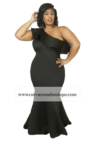 Curvaceous Boutique Black Dorinda One Shoulder Gown 3 Curvaceous Boutique Black Dorinda One Shoulder Gown